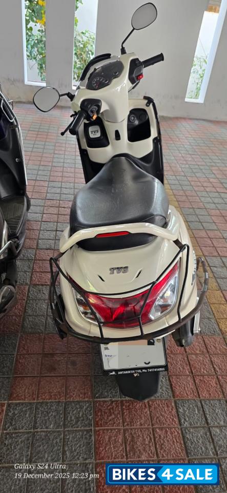 White TVS Jupiter 125