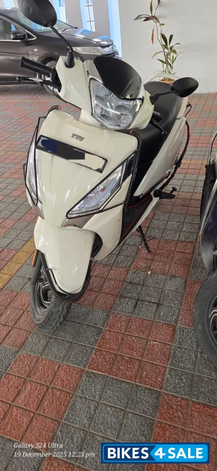 White TVS Jupiter 125