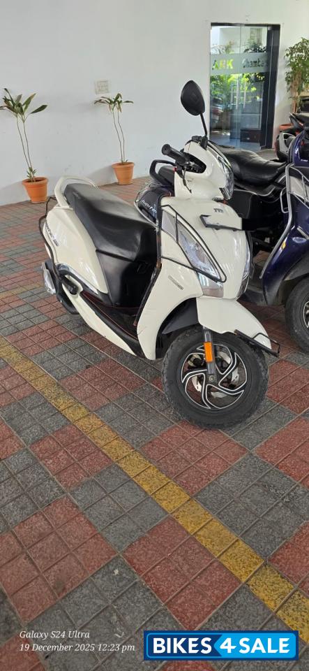 White TVS Jupiter 125