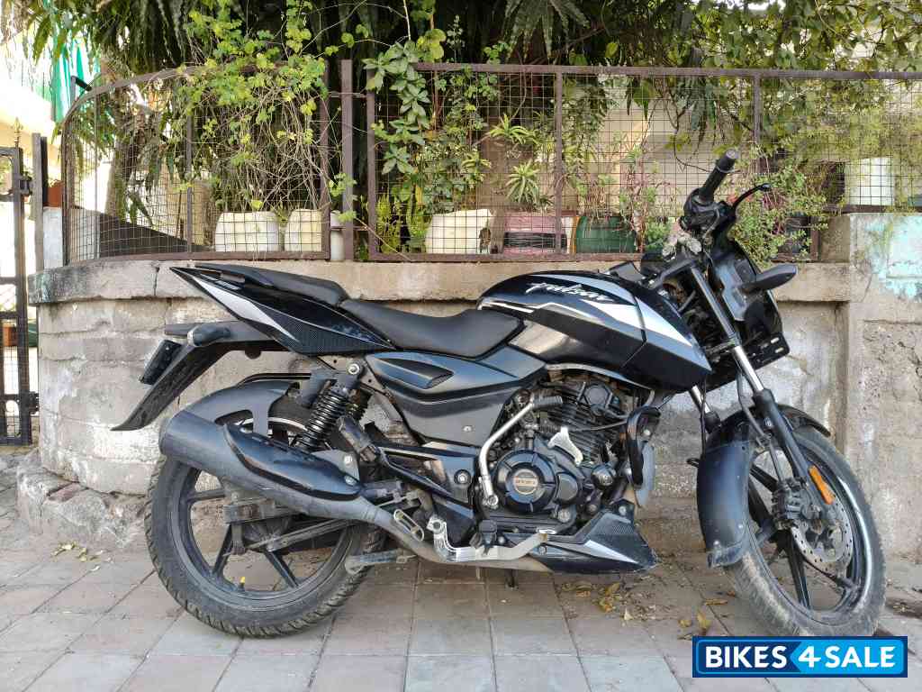 Bajaj Pulsar 125 Carbon Fibre Disc Split Seat