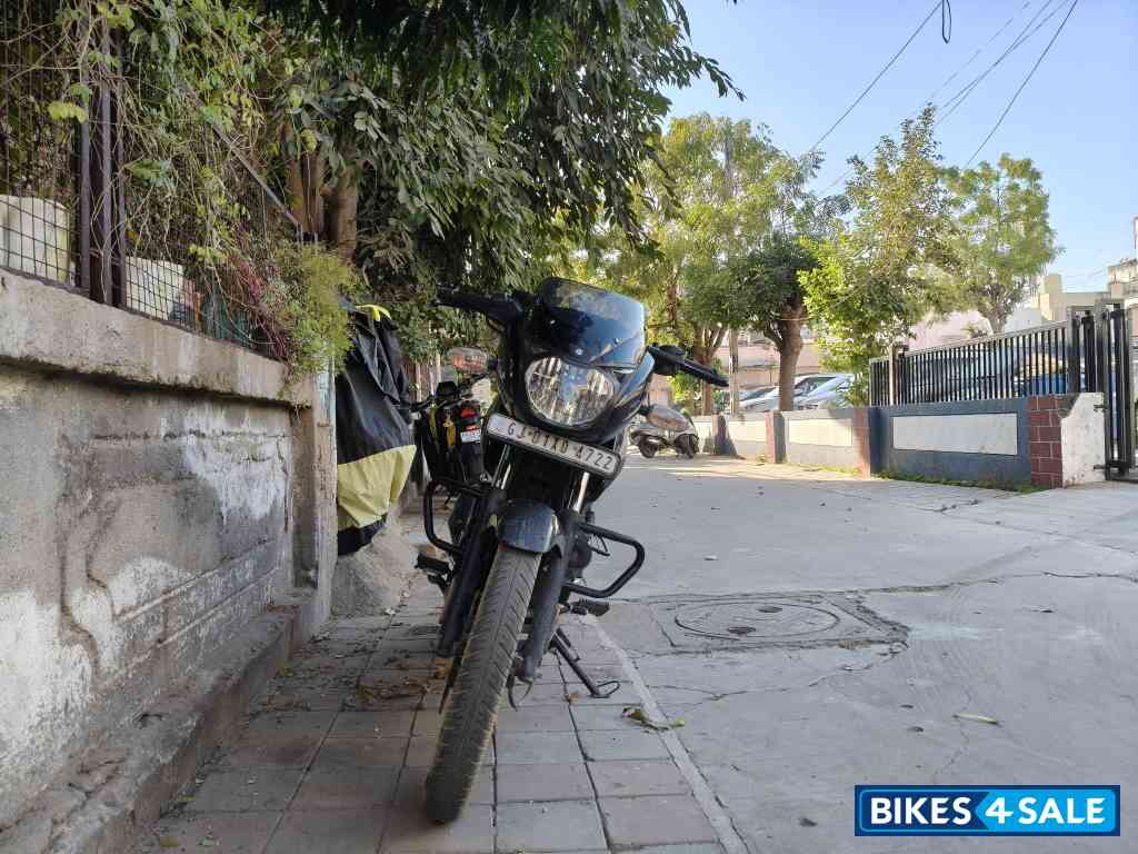 Bajaj Pulsar 125 Carbon Fibre Disc Split Seat
