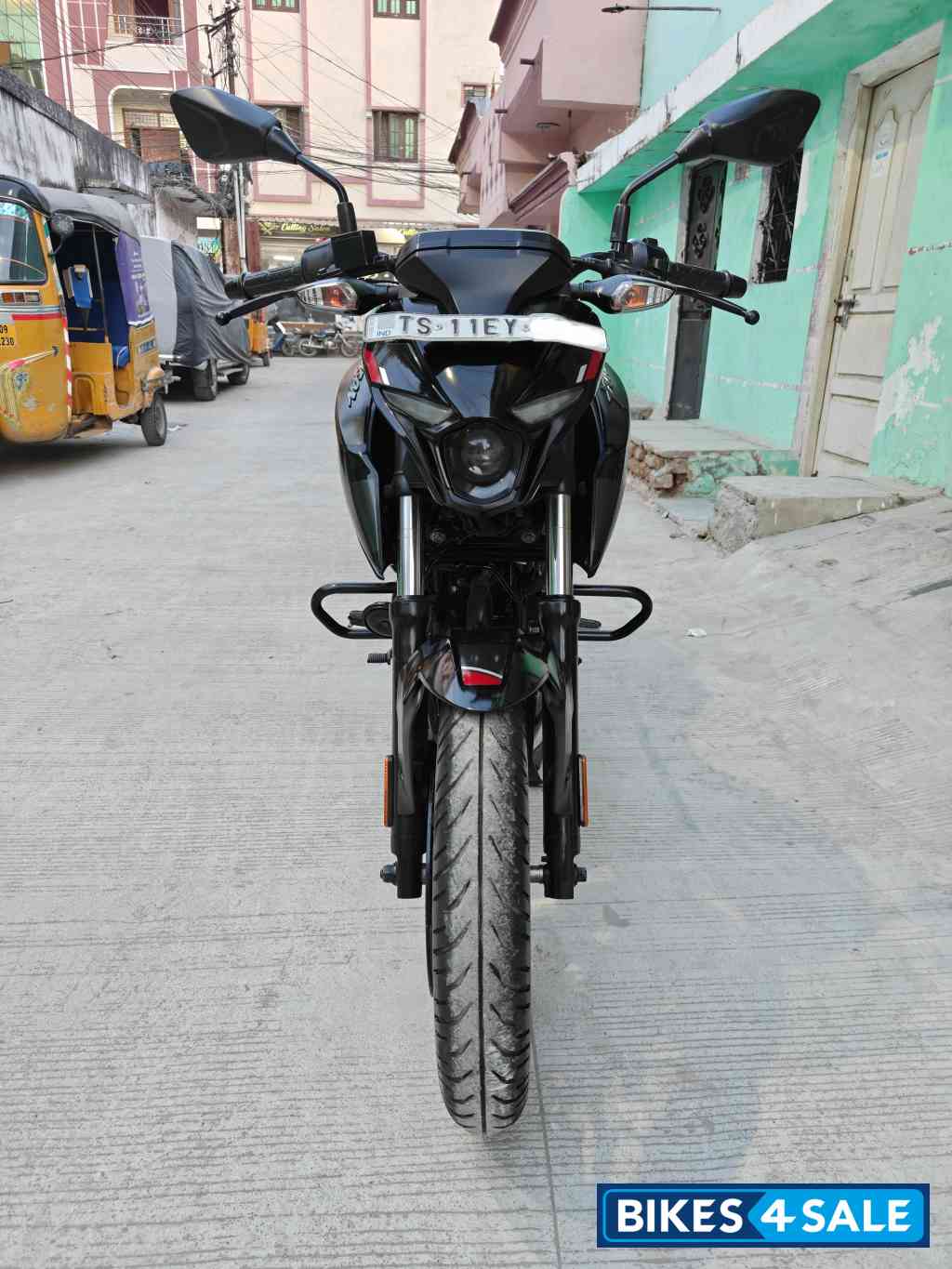 Brooklyn Black Bajaj Pulsar N160 Dual Channel ABS