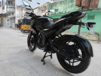 Brooklyn Black Bajaj Pulsar N160 Dual Channel ABS