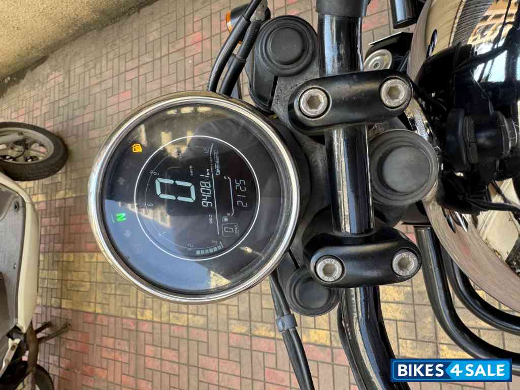 Chrome, Black Jawa 42 Bobber Dual Channel ABS Chrome, Black Jawa 42 Bobber Dual Channel ABS