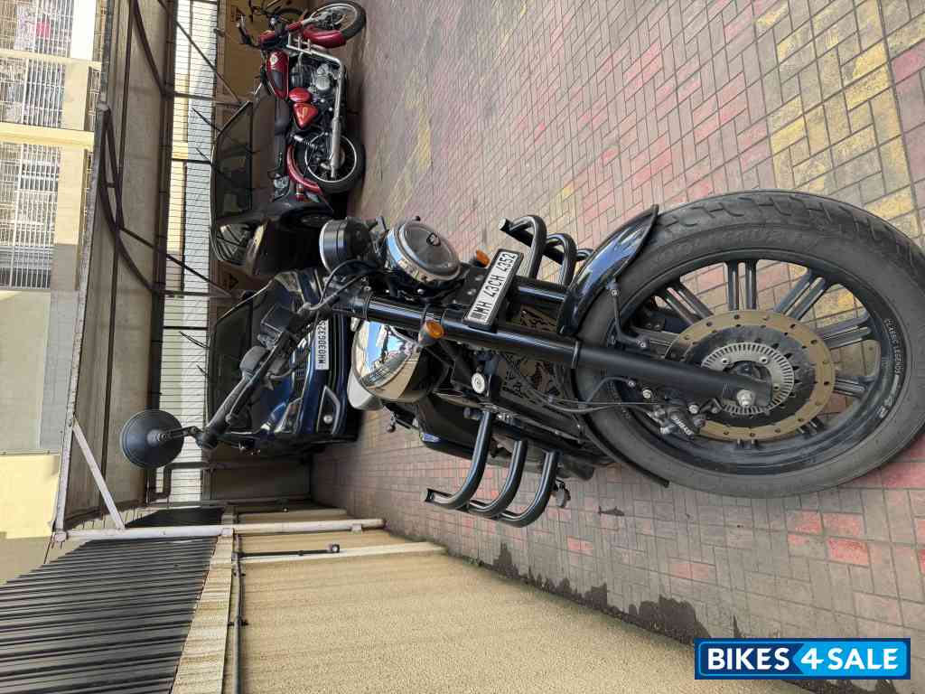 Chrome, Black Jawa 42 Bobber Dual Channel ABS Chrome, Black Jawa 42 Bobber Dual Channel ABS