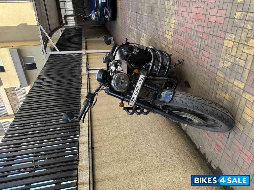 Chrome, Black Jawa 42 Bobber Dual Channel ABS Chrome, Black Jawa 42 Bobber Dual Channel ABS