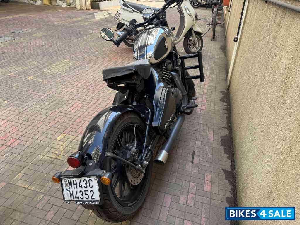 Chrome, Black Jawa 42 Bobber Dual Channel ABS Chrome, Black Jawa 42 Bobber Dual Channel ABS