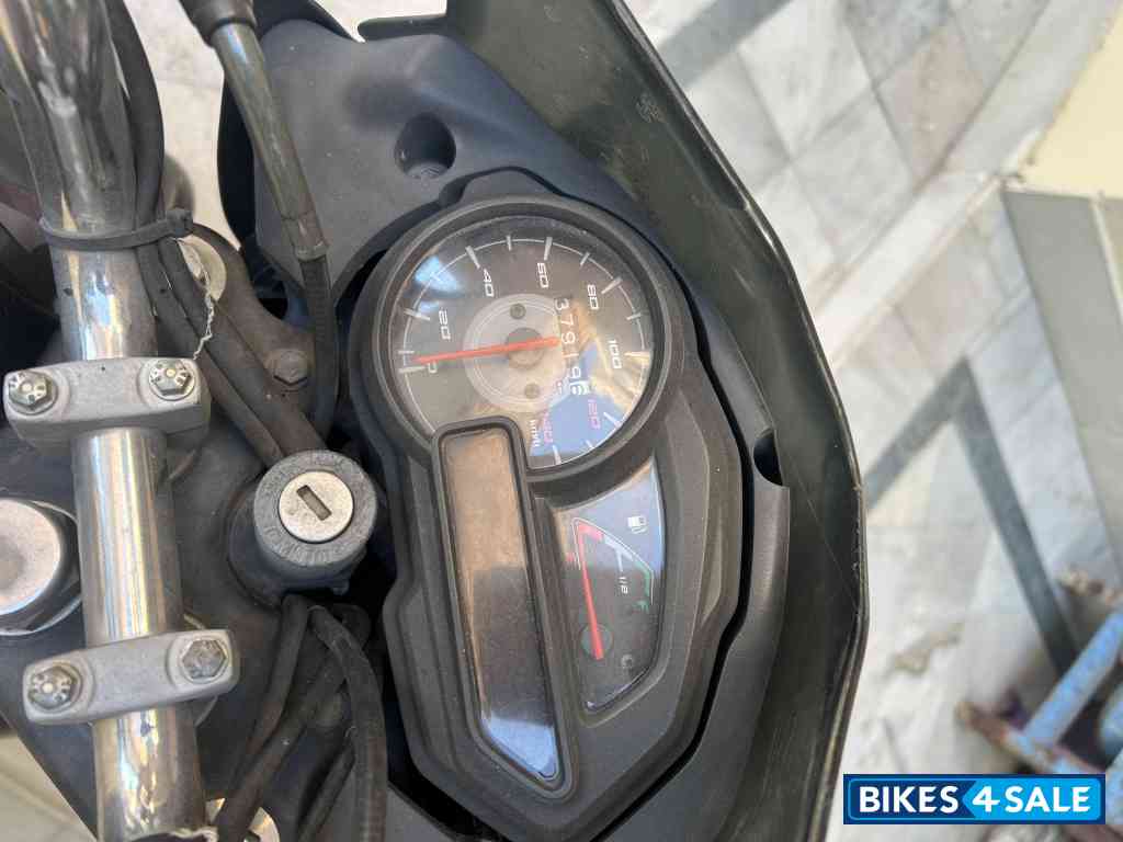 Black Magenta Bajaj Discover 125M Black Magenta Bajaj Discover 125M