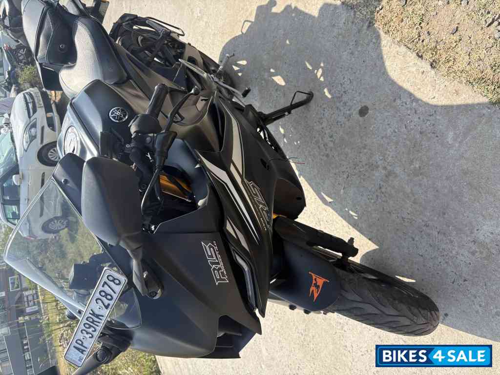 Yamaha R15 V4