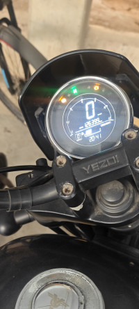 Yezdi Roadster Dark 2022 Model