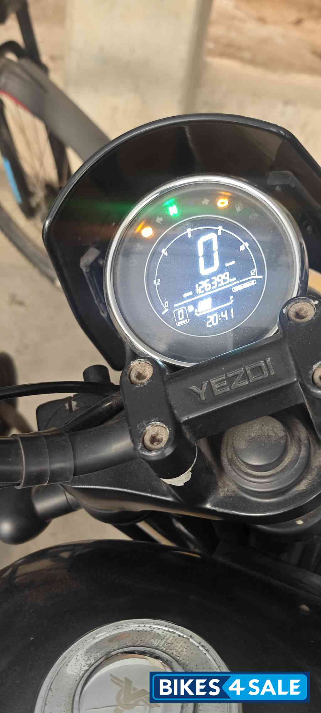 Roadster Dark Yezdi Roadster Dark