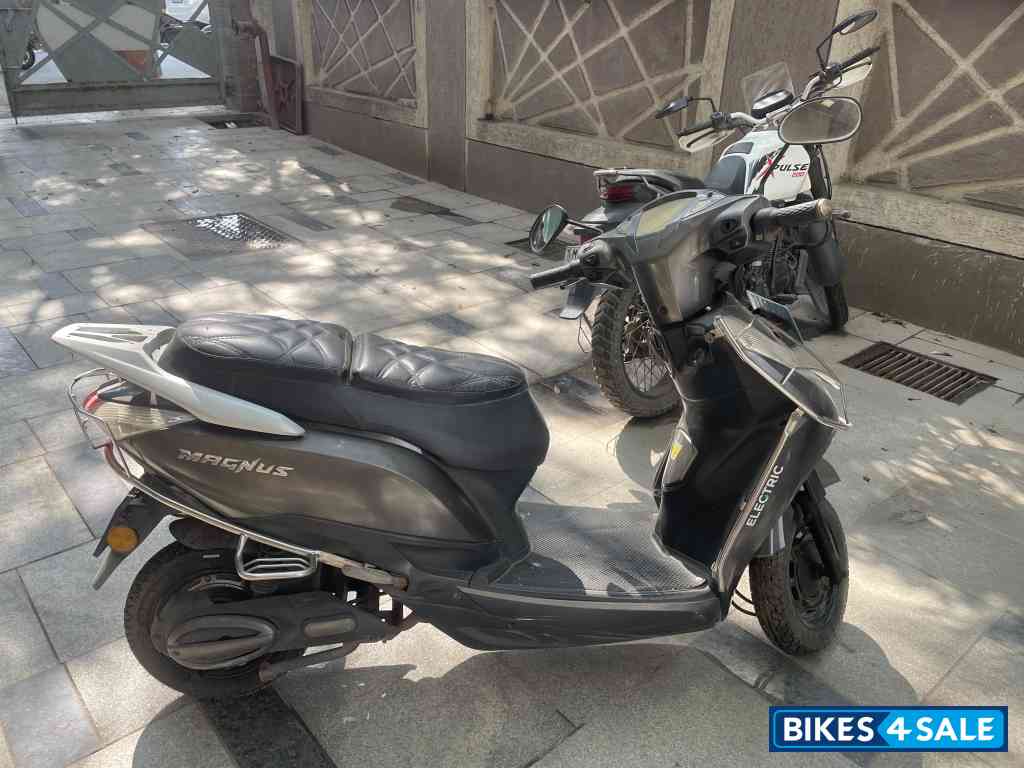 Graphite Black Ampere Magnus Pro