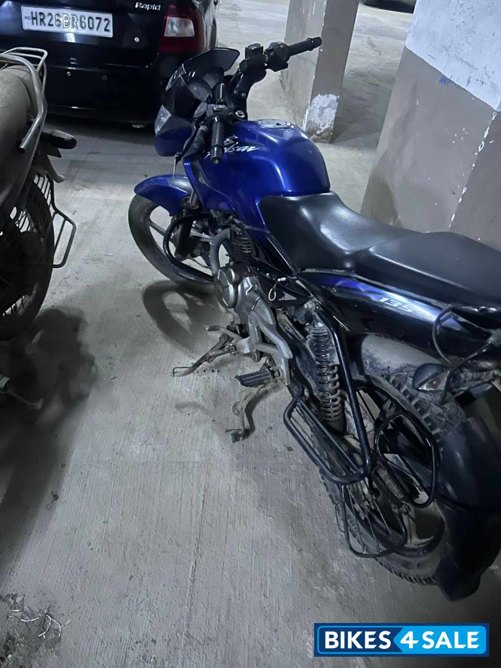 Blue Bajaj Pulsar 135LS