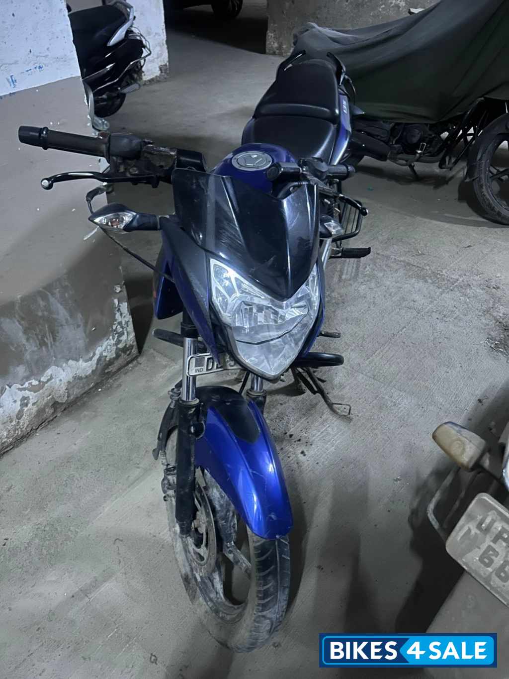 Blue Bajaj Pulsar 135LS