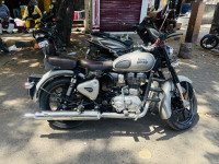 Gun Metal Grey Royal Enfield Classic Gunmetal Grey