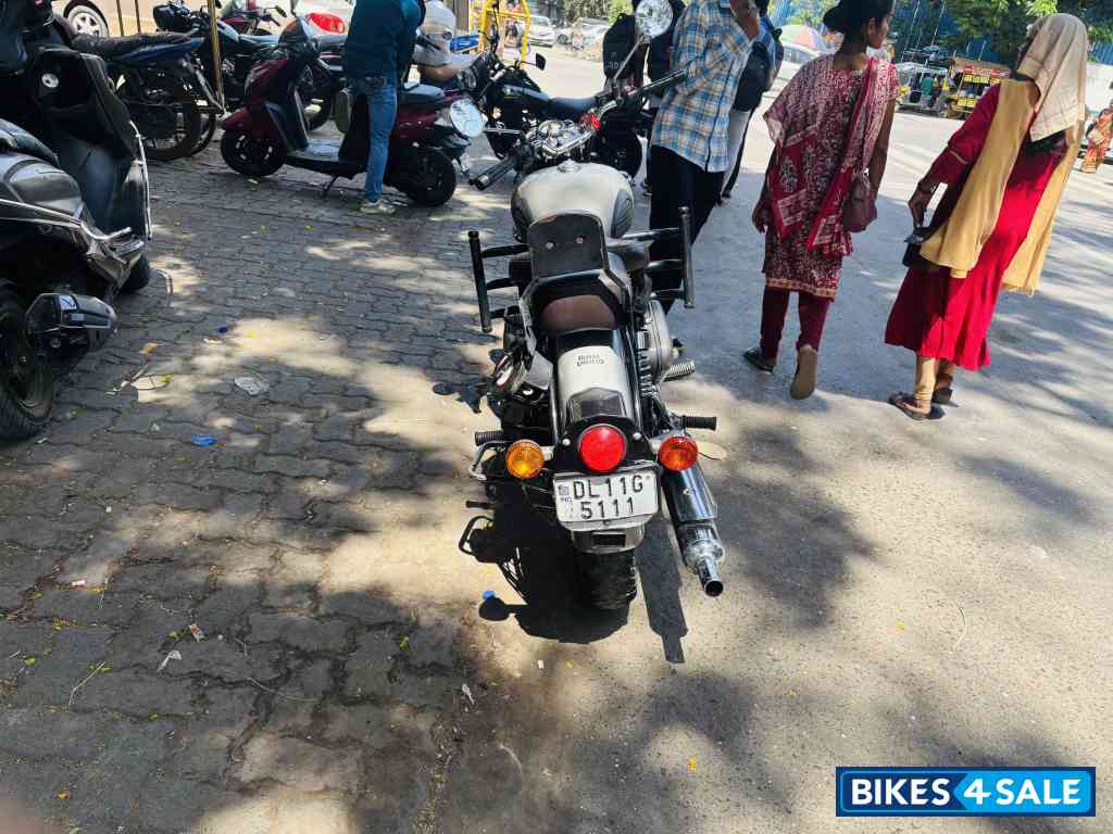 Gun Metal Grey Royal Enfield Classic Gunmetal Grey