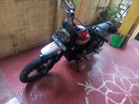 Yezdi Scrambler Dual Tone