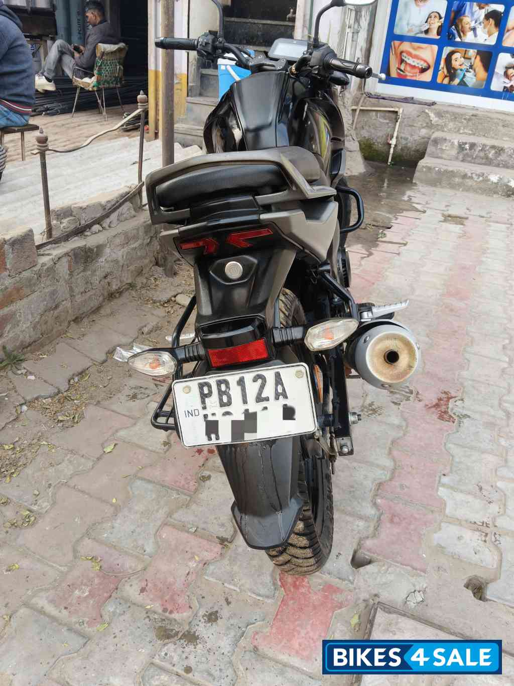 TVS Raider Split Seat