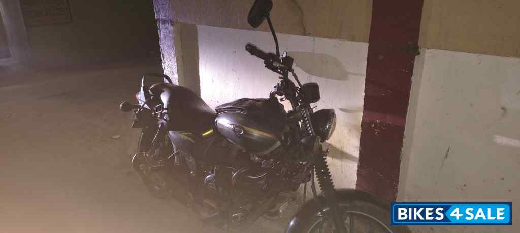 Green Bajaj Avenger Street 220
