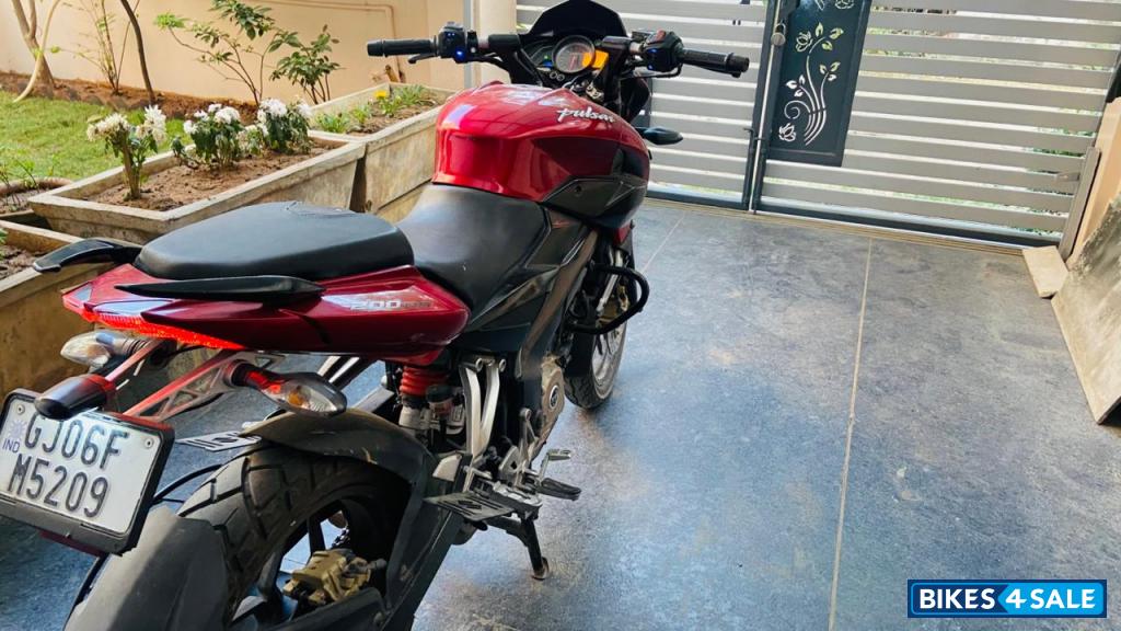 Tosca Red Bajaj Pulsar 200 NS