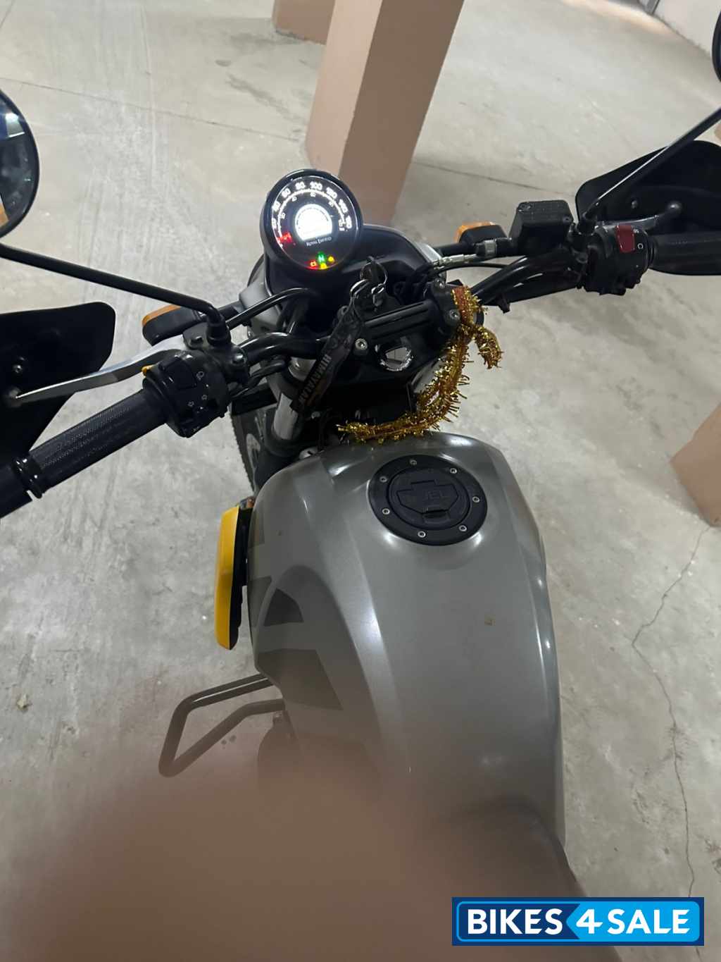 Royal Enfield Scram 411