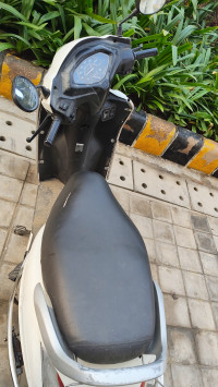 White Honda Activa 5G