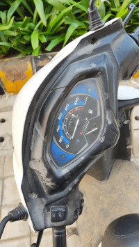 White Honda Activa 5G