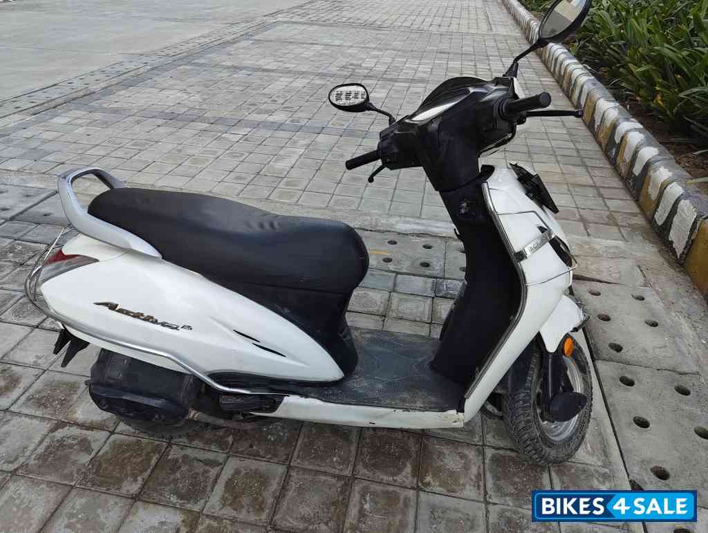 White Honda Activa 5G White Honda Activa 5G