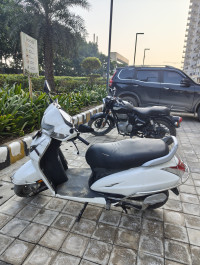 White Honda Activa 5G