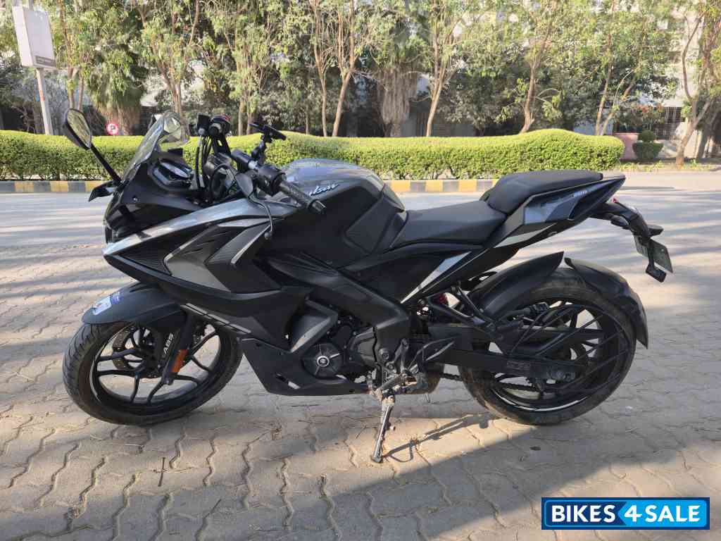 Pewter Grey Bajaj Pulsar RS 200