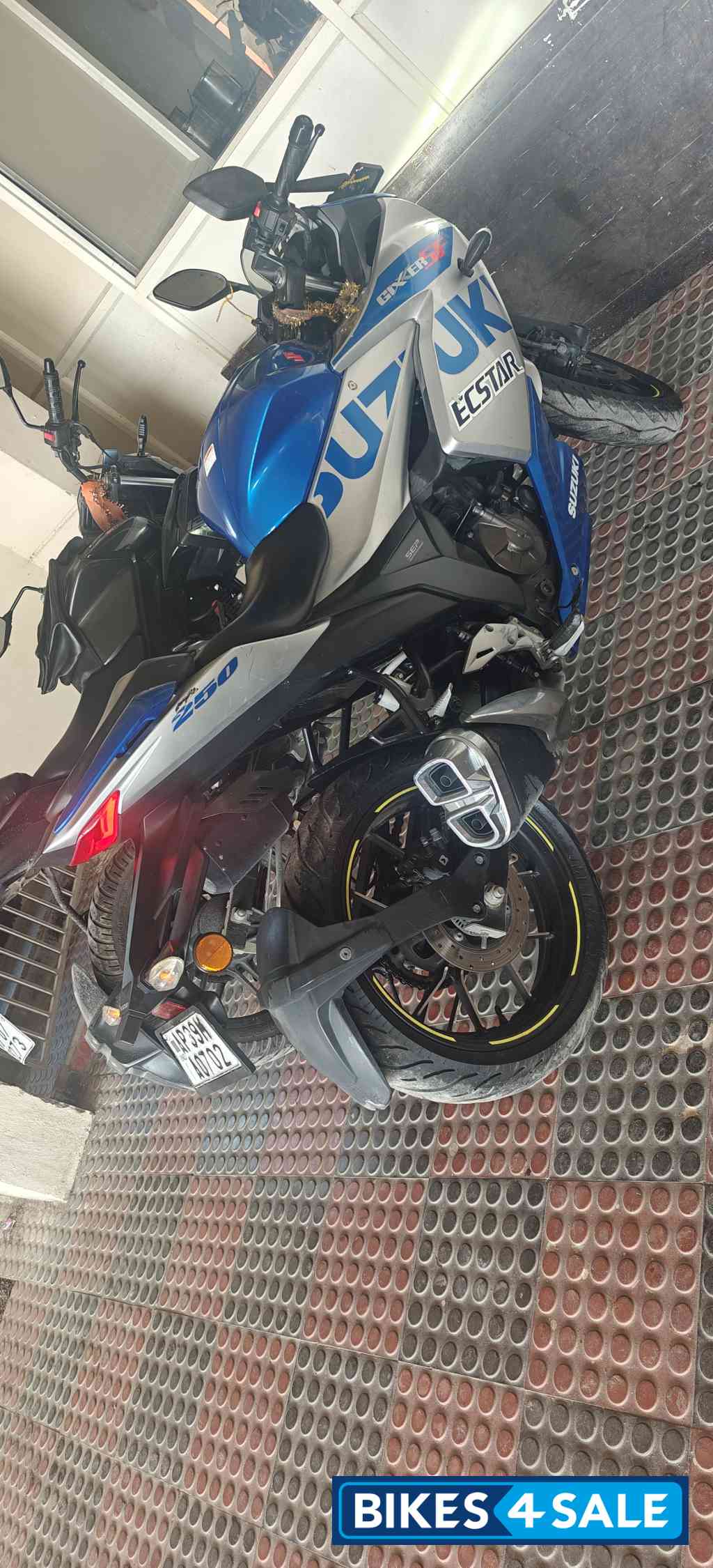 Blue Suzuki Gixxer SF 250 BS6