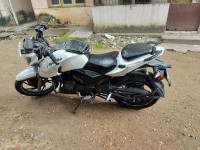 White TVS Apache RTR 200 4V