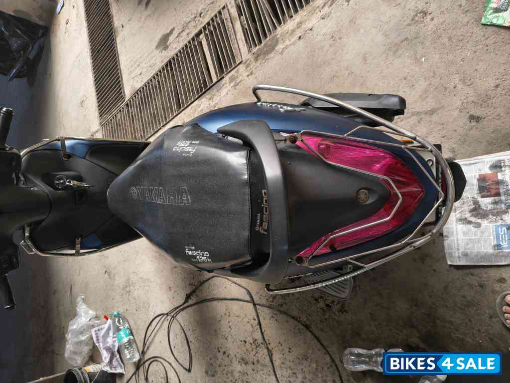 Blue Yamaha Fascino 125 Fi