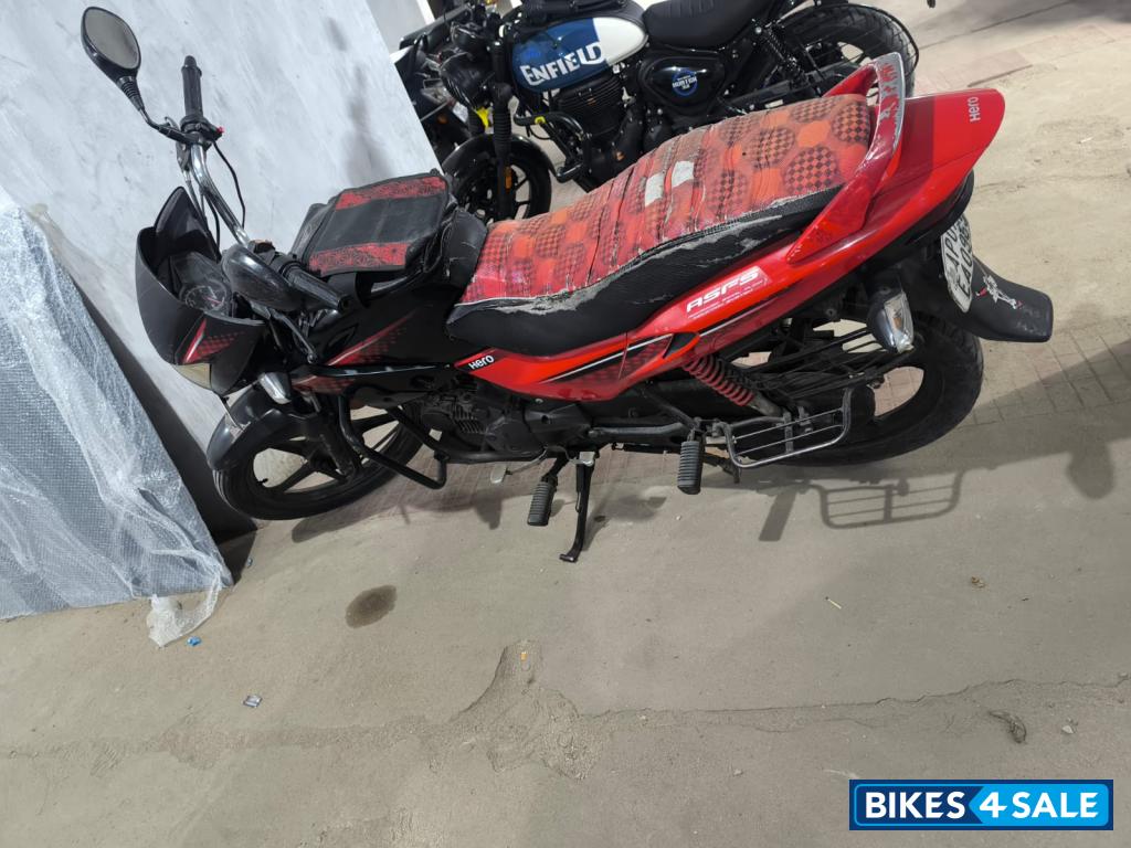 Red Hero Glamour 125 Drum