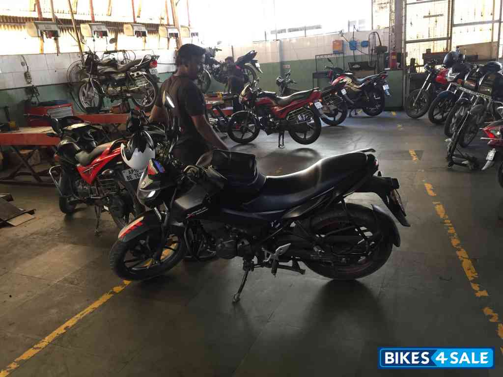 Hero Xtreme 160R 4V Standard