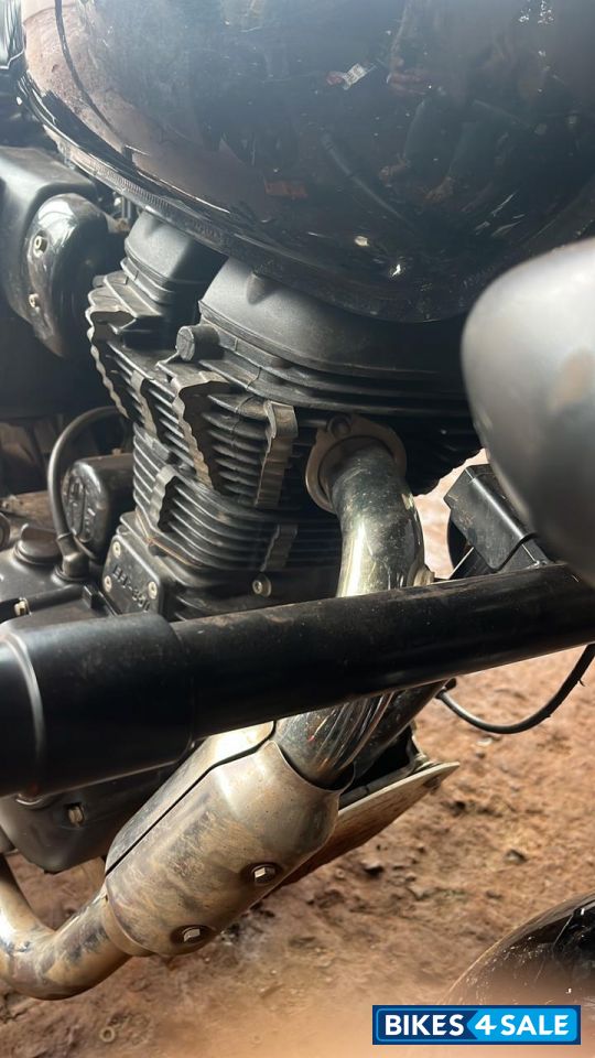 Black Royal Enfield Bullet 350 ES BS6