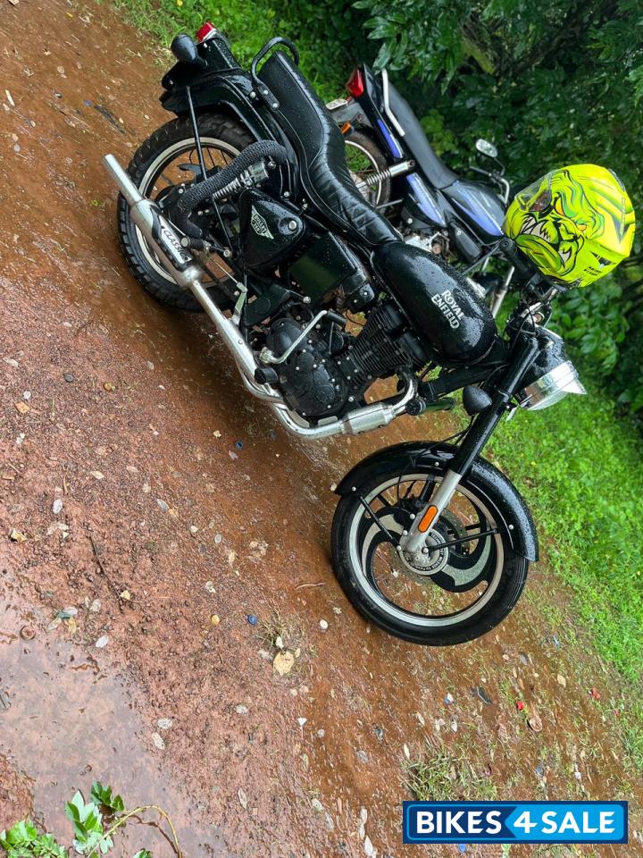 Black Royal Enfield Bullet 350 ES BS6