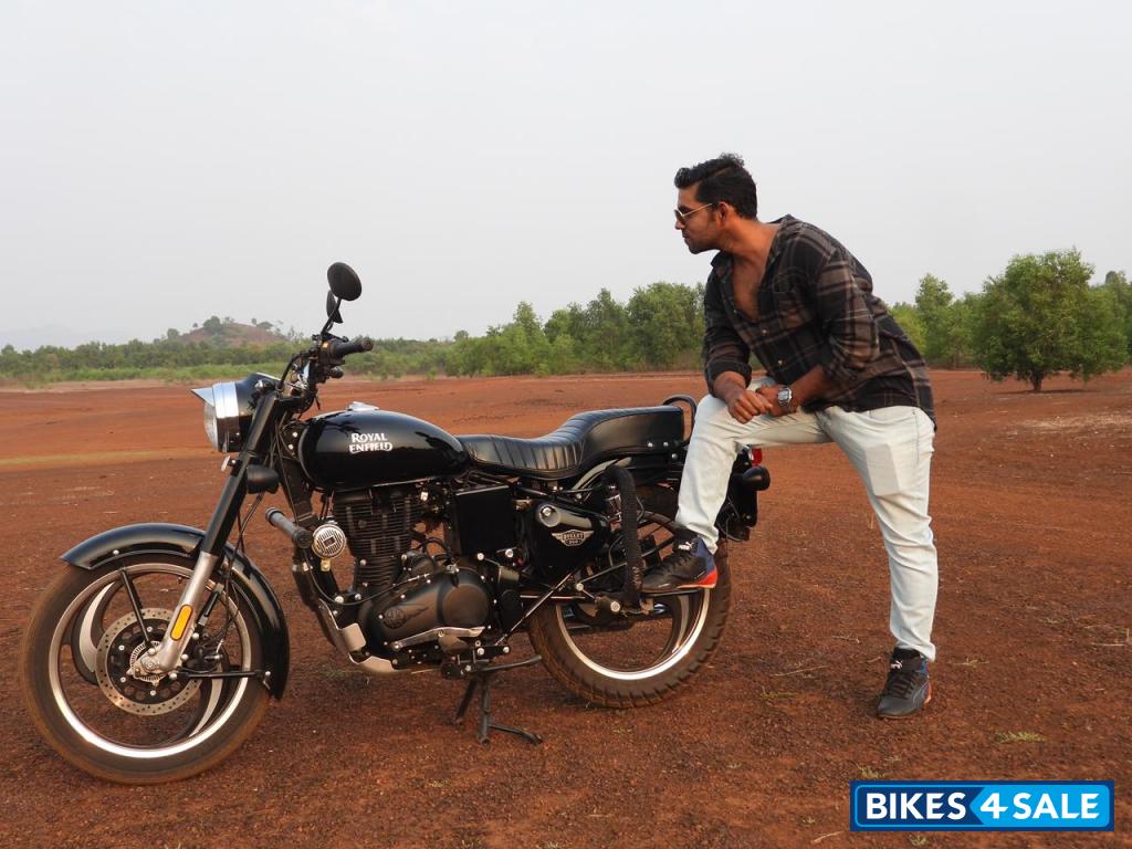 Black Royal Enfield Bullet 350 ES BS6