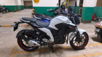 White Yamaha FZ25