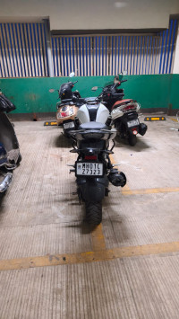 White Yamaha FZ25