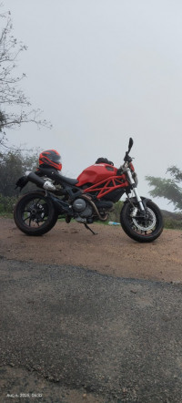 Ducati Monster 796