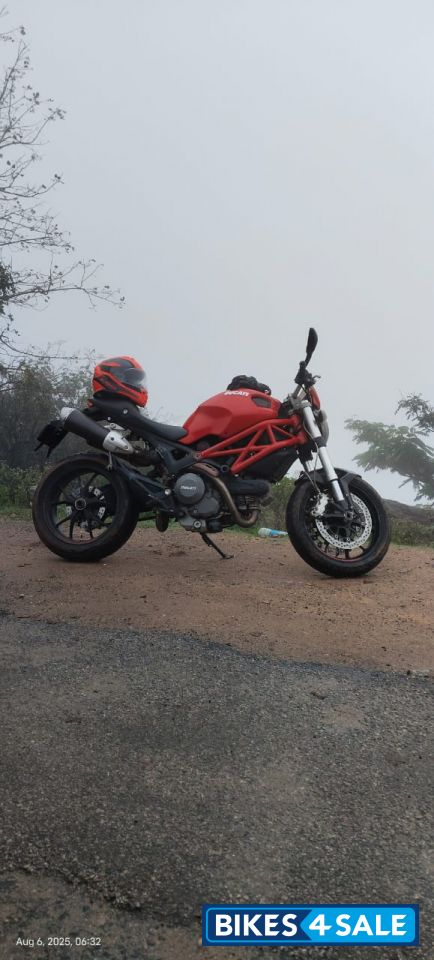 Ducati Monster 796