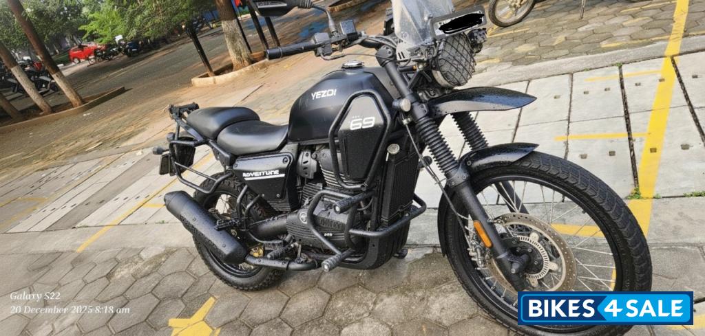 Matte Tornado Black Yezdi Adventure Matte 2024