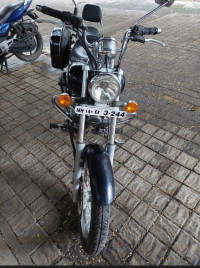 Black Bajaj Avenger 220 DTS-i
