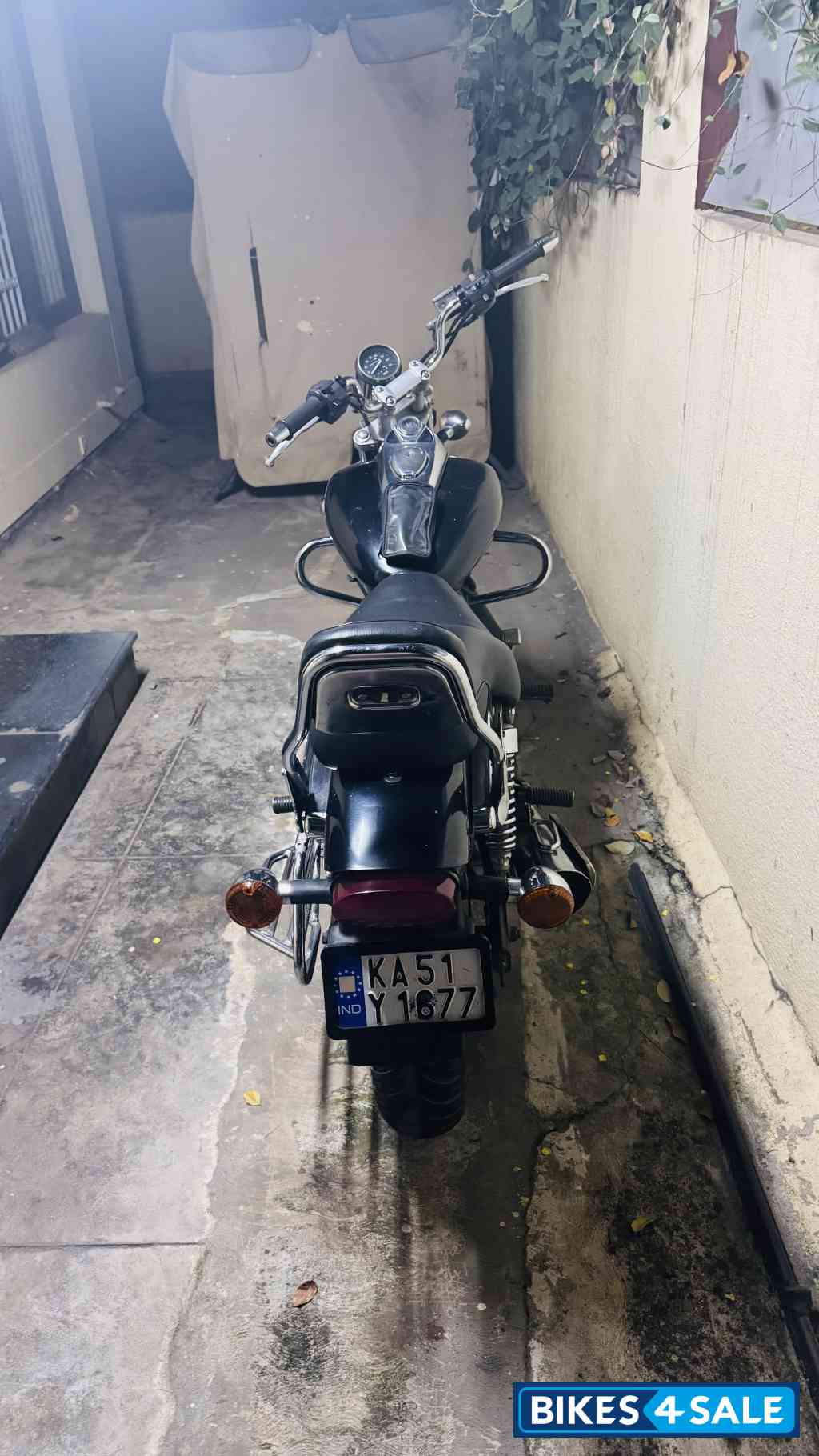 Bajaj Avenger 220 DTS-i