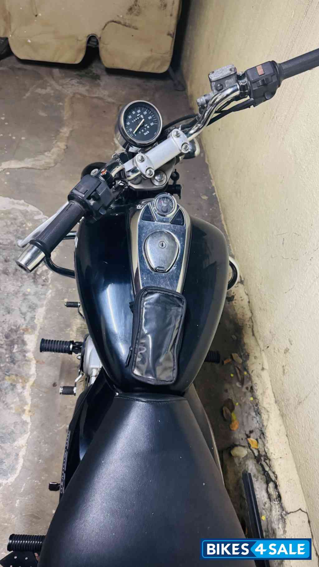 Bajaj Avenger 220 DTS-i