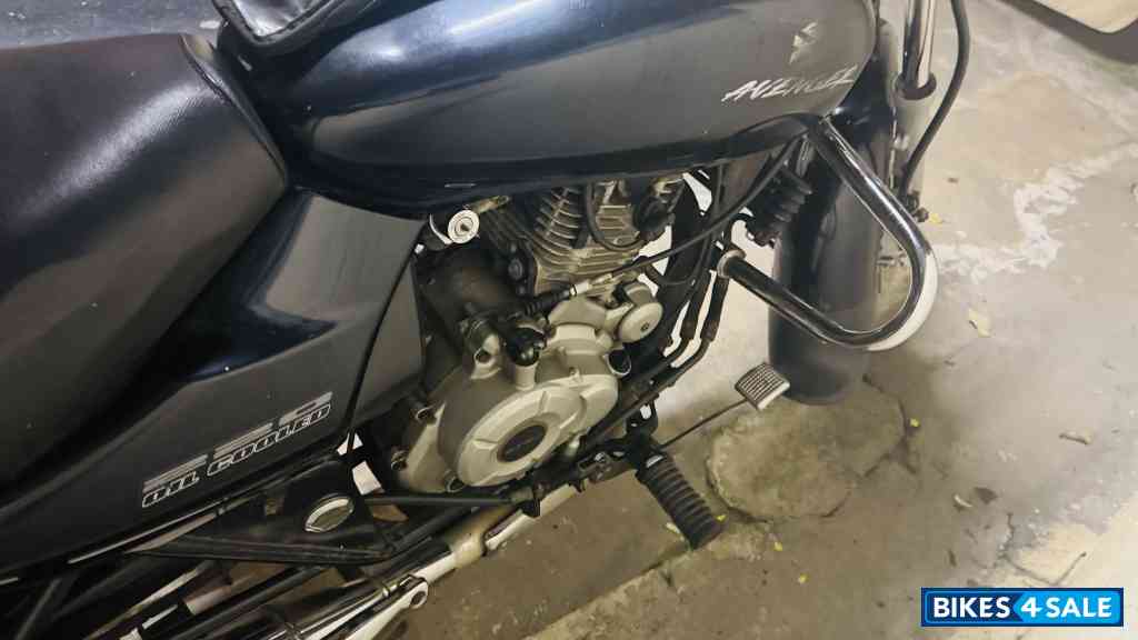 Bajaj Avenger 220 DTS-i