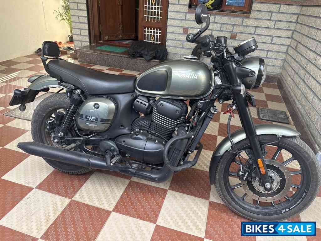 Jawa 42 Dual Channel ABS Cosmic Carbon