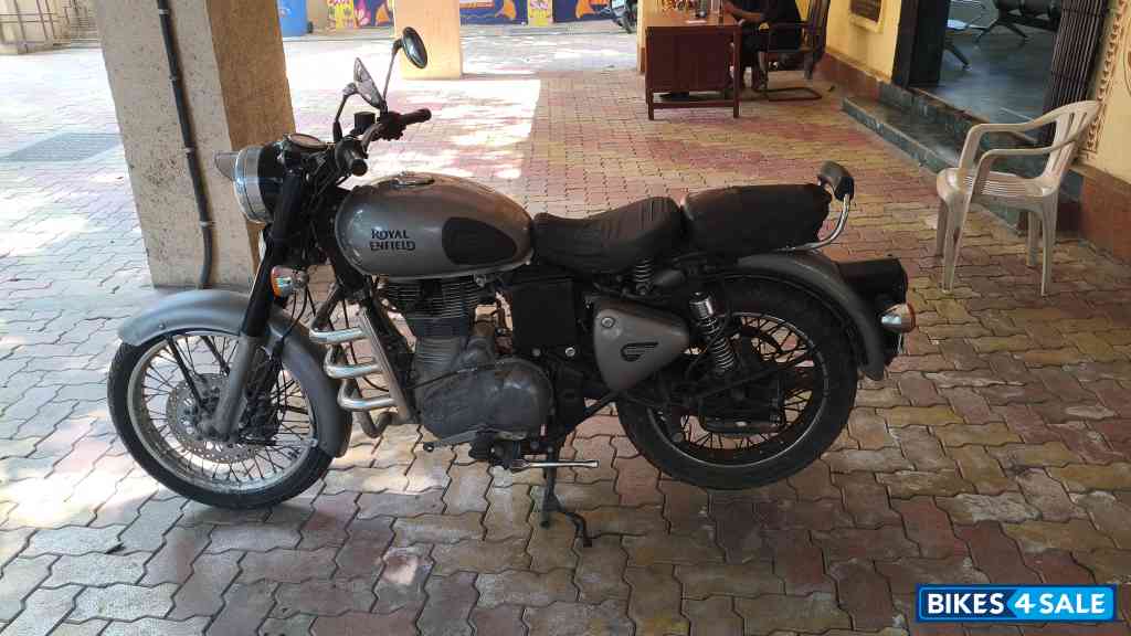 Gun Metal Grey Royal Enfield Classic Gunmetal Grey
