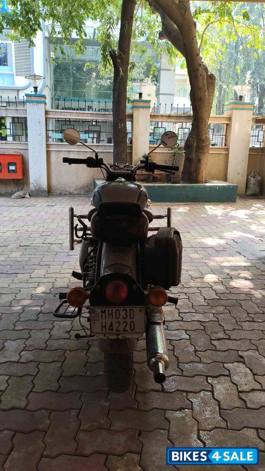 Gun Metal Grey Royal Enfield Classic Gunmetal Grey